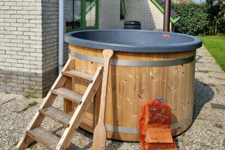 Hot tub rental Bungalowpark Strandslag Julianadop